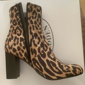 Steve Madden Women’s heeled Boot Elissa Leopard animal Print EUC Size 6